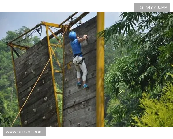 上海攀岩队在团队协作排名中创下新高展现团结与实力